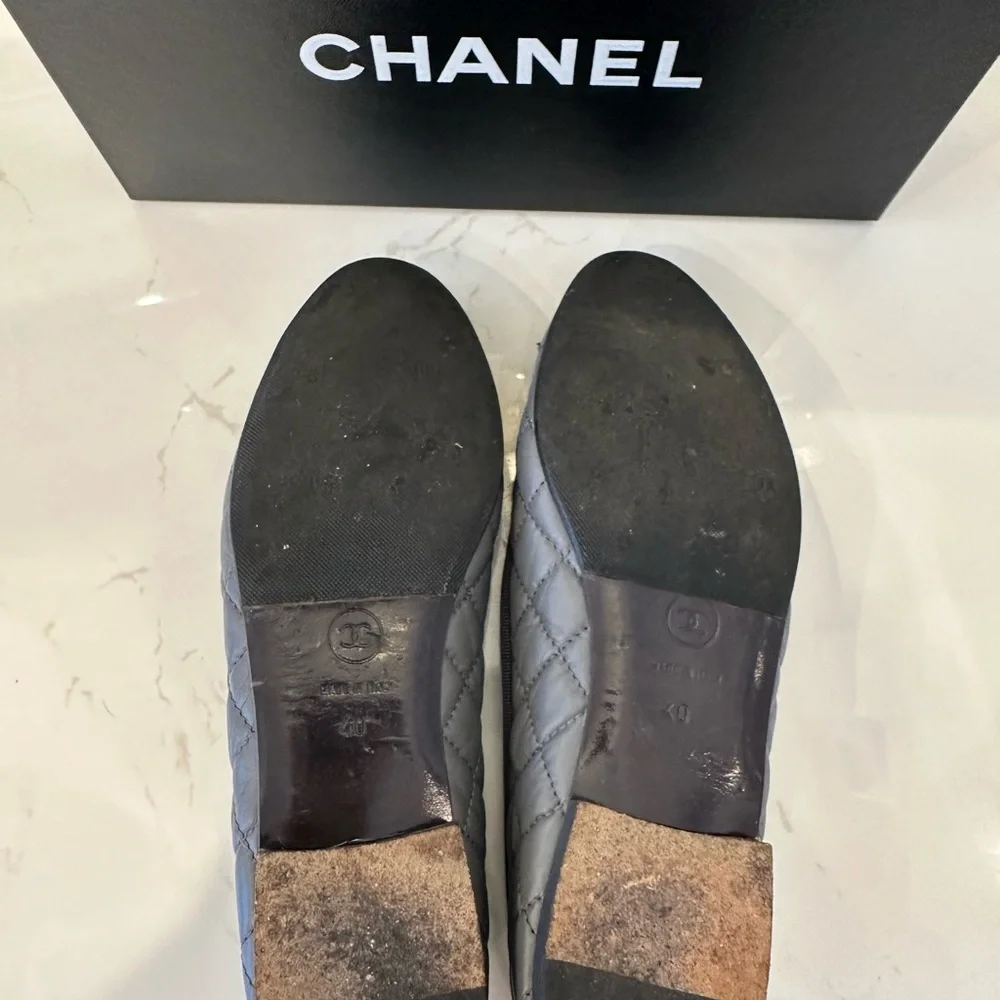 CHANEL Quilted Gray Ballet Flats - Picture 5 of 5